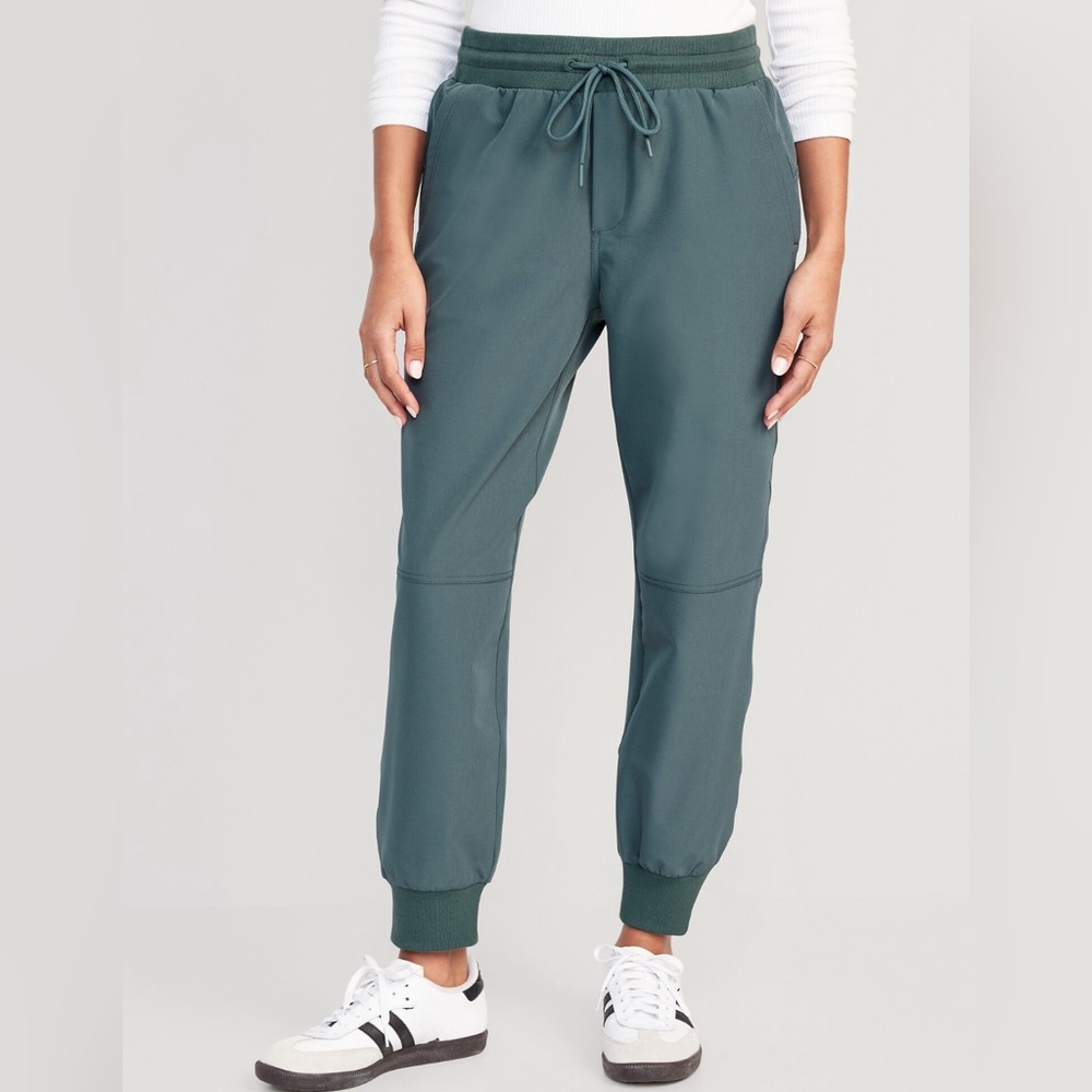 High-waisted all-season stretch tech joggers